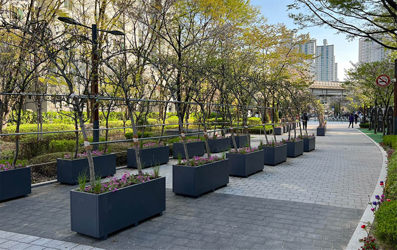 Aluminum Planters for Commercial Projects: Benefits, Design and Manufacturing Considerations